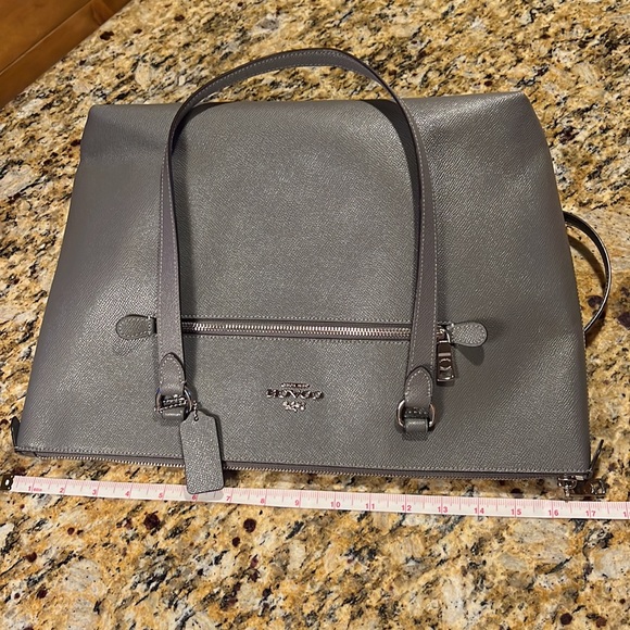 Coach Zip Top Tote. - Picture 4 of 5
